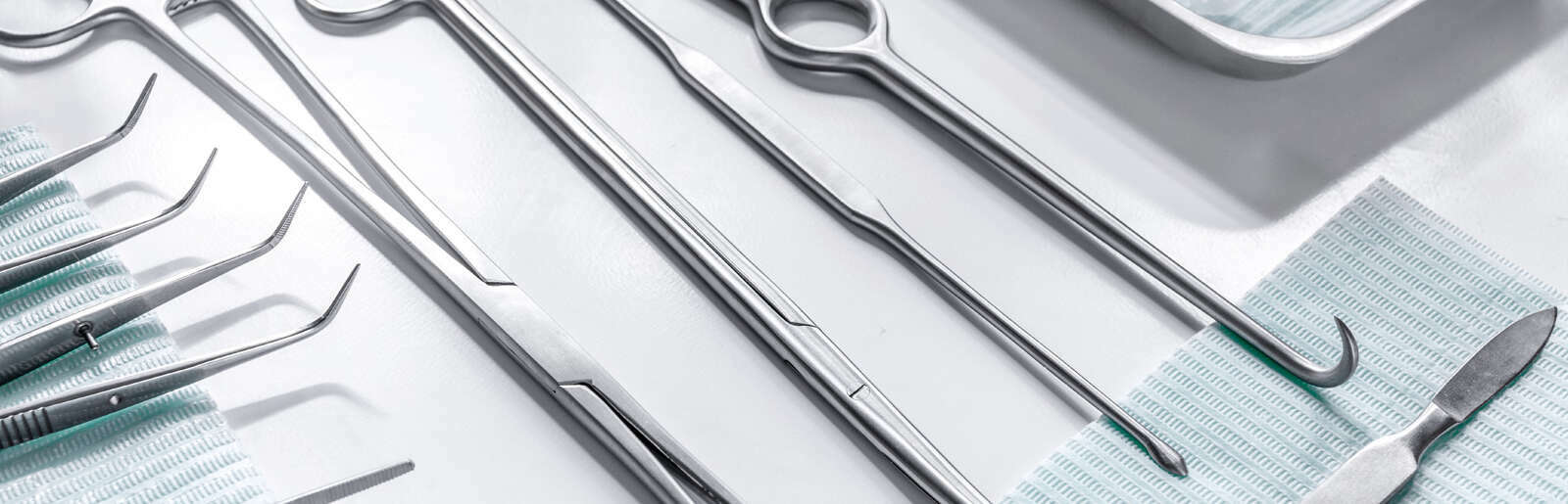 Reinigung und Verpackung Medizinteilen Reinigung und Verpackung Medizinteilen